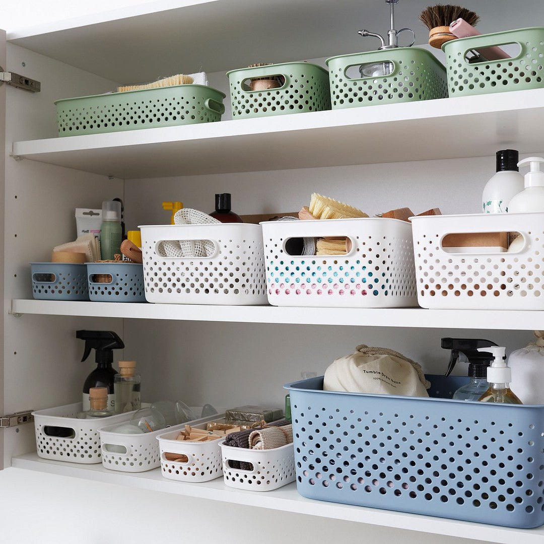 SmartStore_EssenceLaundryroomHorizontal_fullHD.jpg SmartStore? Essence Medium Storage Basket, 5.6 L - Image 2