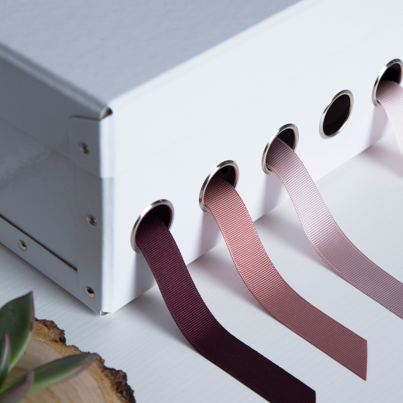 pic_3825_3_5fbb84659e4d5_026c5573-2517-41a3-b738-2ccecd4b9223.jpg Ribbon Dispenser Box - Image 5